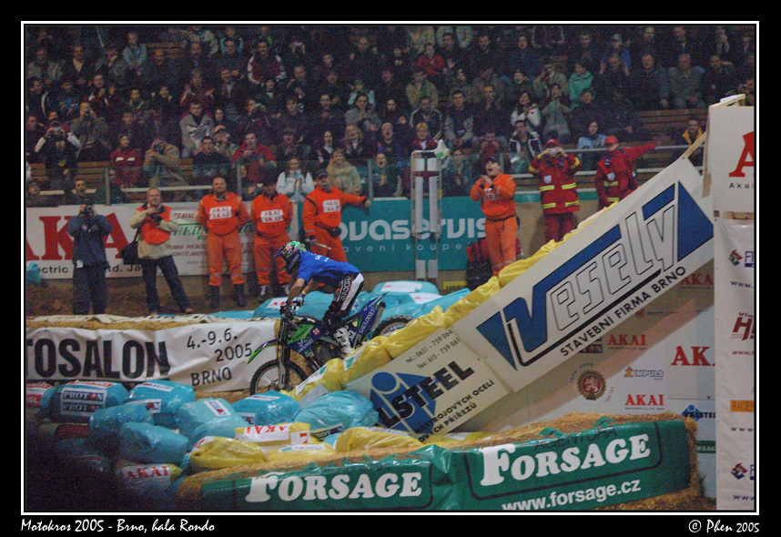 PrvnĂ­ skok - vĹľbornĹľ dopad
