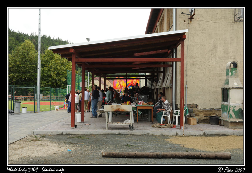 Mlade_hody_09_staveni_maje_030.jpg