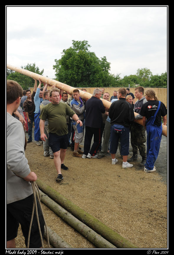 Mlade_hody_09_staveni_maje_167.jpg