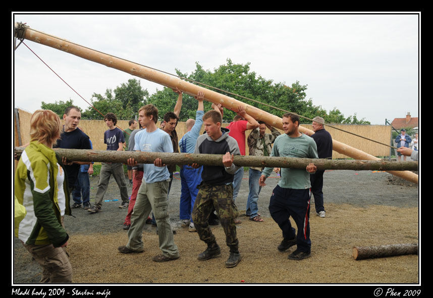 Mlade_hody_09_staveni_maje_170.jpg