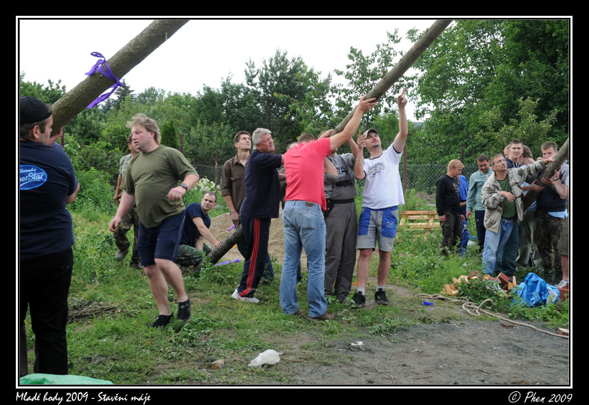 Mlade_hody_09_staveni_maje_199.jpg