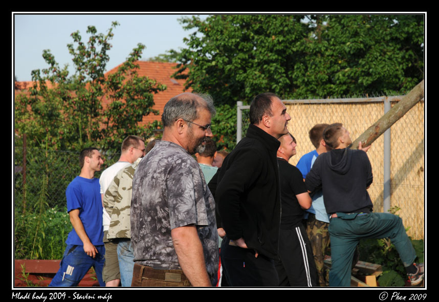 Mlade_hody_09_staveni_maje_249.jpg