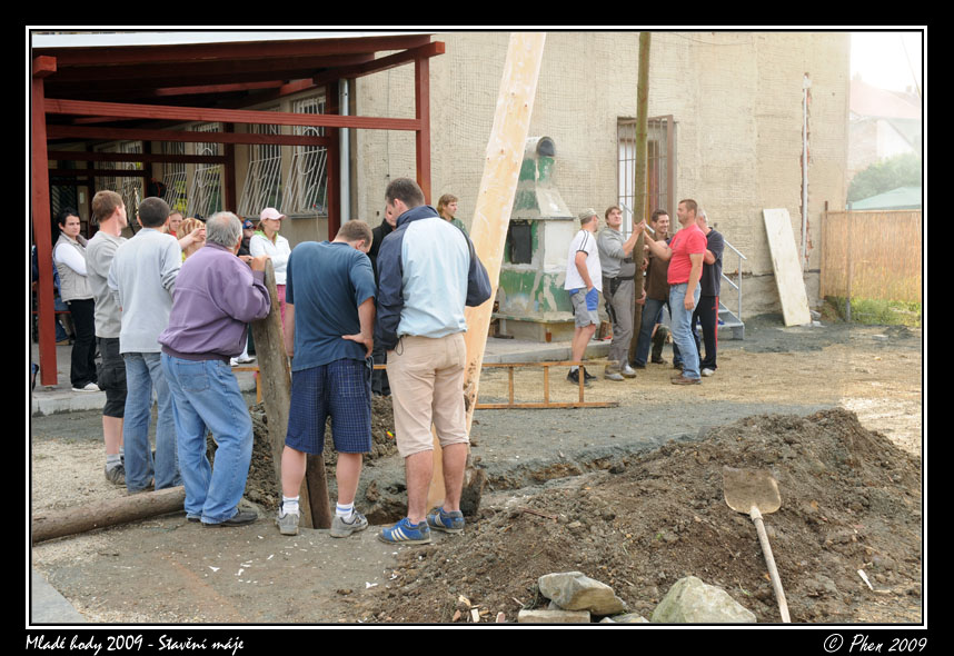 Mlade_hody_09_staveni_maje_323.jpg