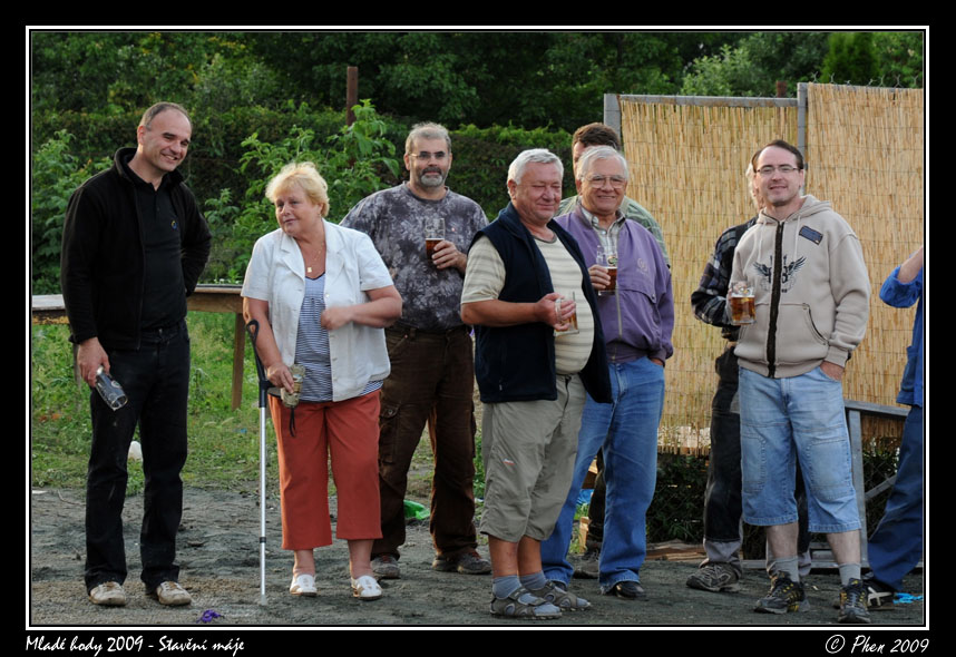 Mlade_hody_09_staveni_maje_381.jpg
