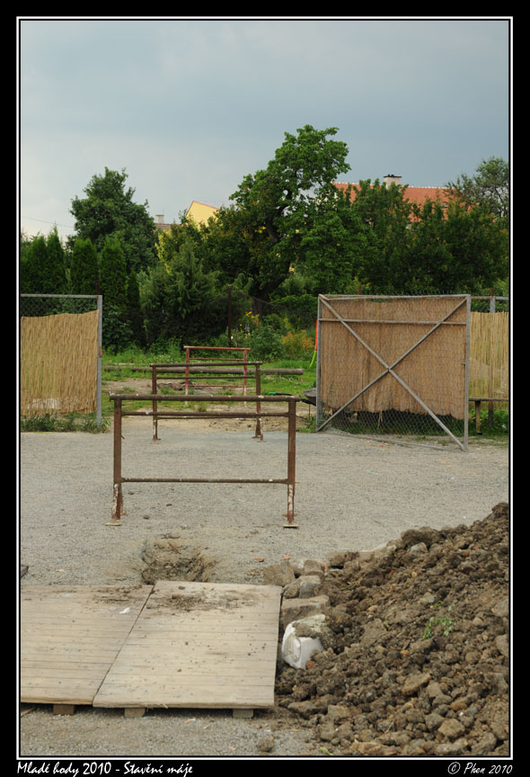 Mlade_hody_10_staveni_maje_011.jpg