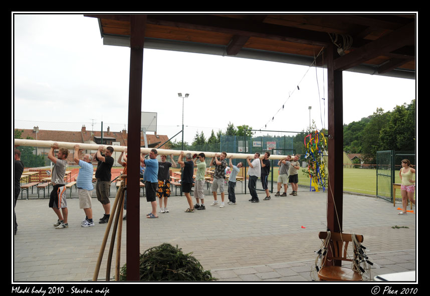 Mlade_hody_10_staveni_maje_017.jpg