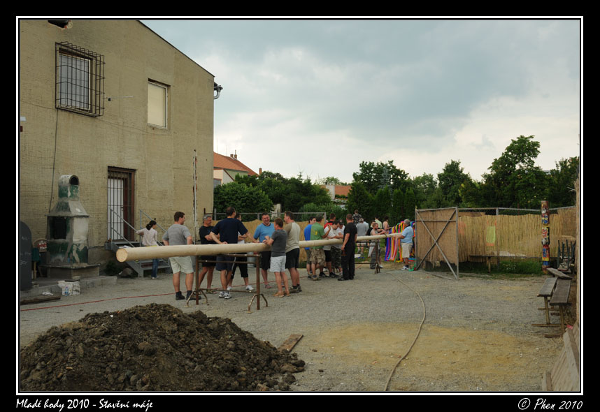 Mlade_hody_10_staveni_maje_030.jpg
