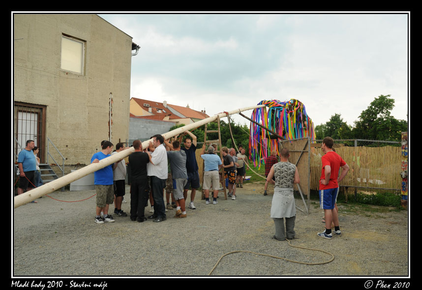 Mlade_hody_10_staveni_maje_040.jpg