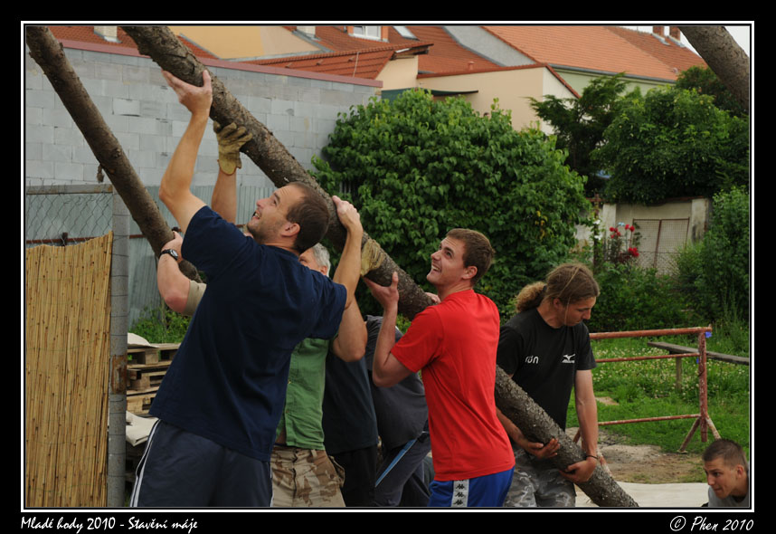 Mlade_hody_10_staveni_maje_051.jpg