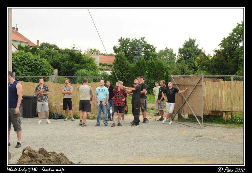 Mlade_hody_10_staveni_maje_087.jpg